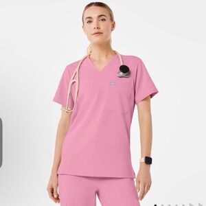 Figs Catarina one pocket scrub top. Chalk pink. XXS.